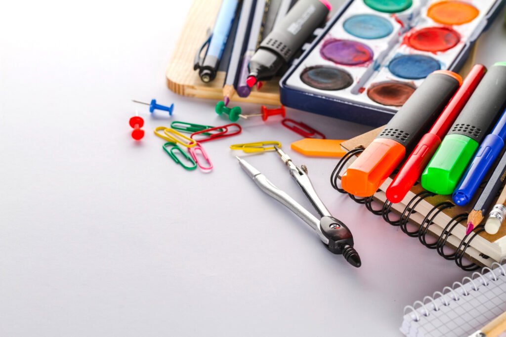 Material de bellas artes acuarelas y pinceles